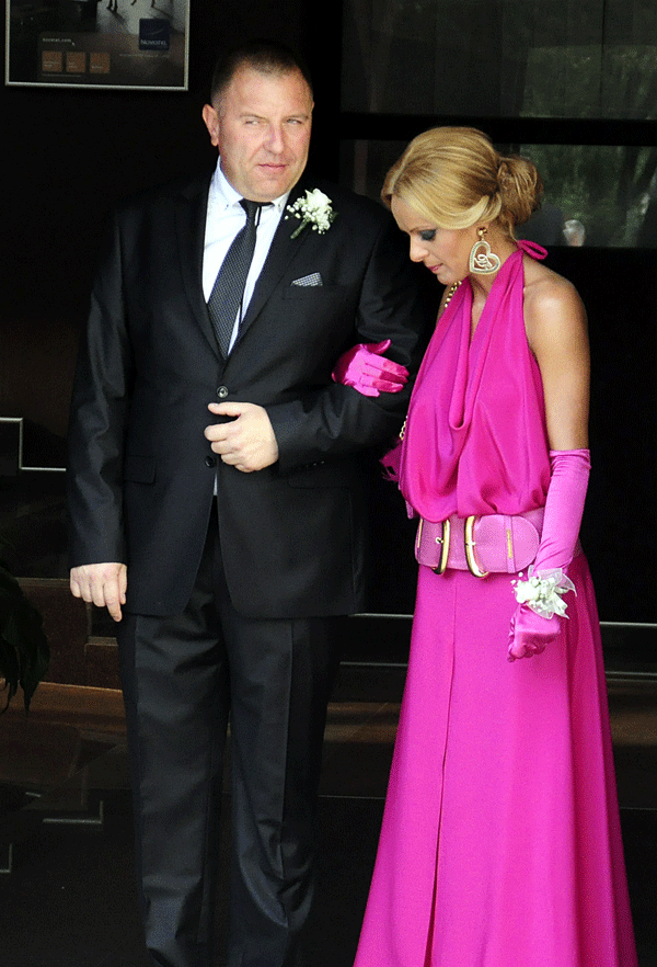 Младоженецът Никола Симов с кумата